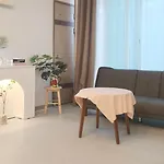 K-2 White Linen House