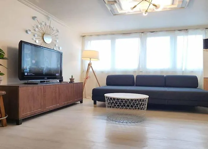 K-2 White Linen House