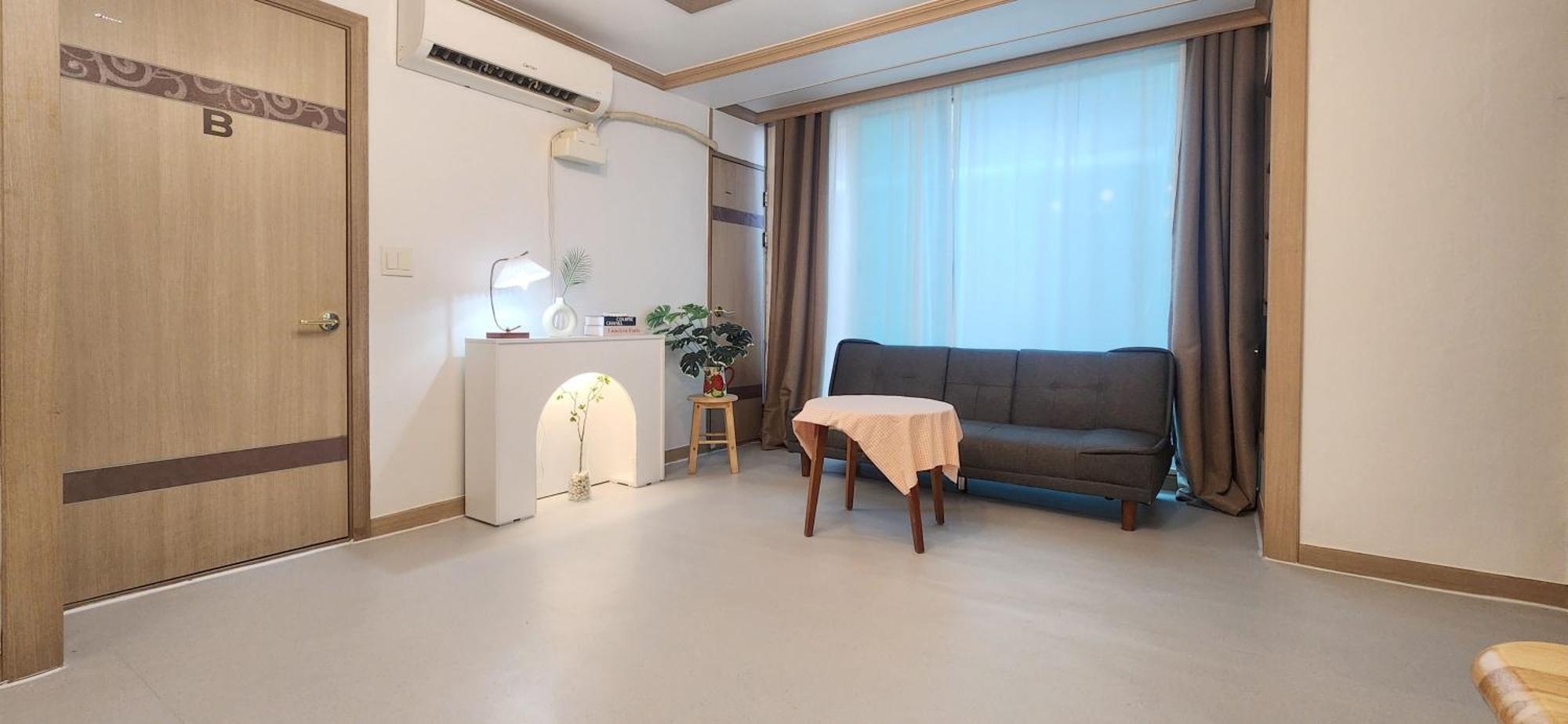 K-2 White Linen House