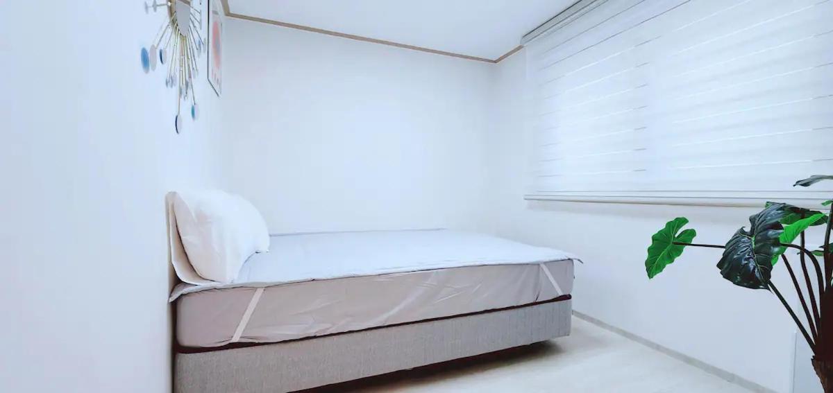 Pangsapuri K-2 White Linen House Seoul